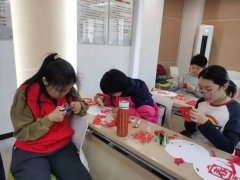 <strong>志愿者们便会化身“创意</strong>