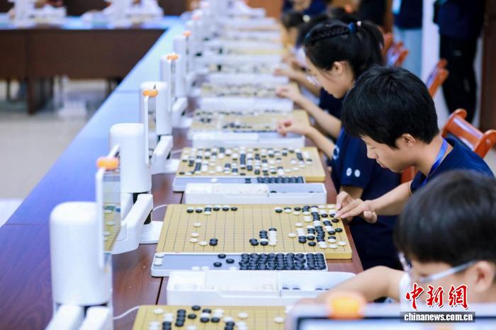 安徽祁门青少年围棋选手在祁棋相逢·祁智未来中