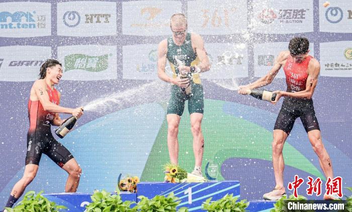 武汉铁人三项亚洲杯2024在梁子湖开幕：国际选手