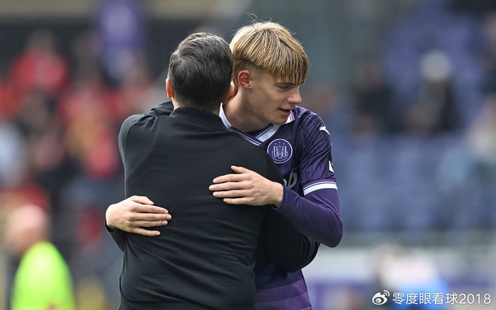 17岁比利时中场神童引7大豪门争夺 3800万欧元报价