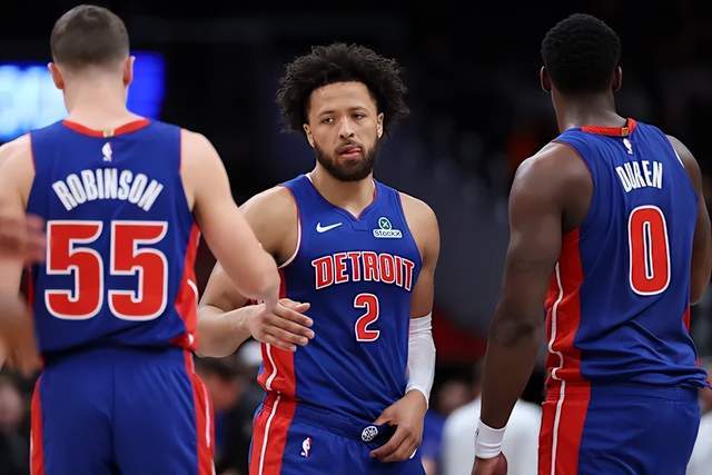 NBA季后赛格局初现，活塞马刺成关键战役，短板