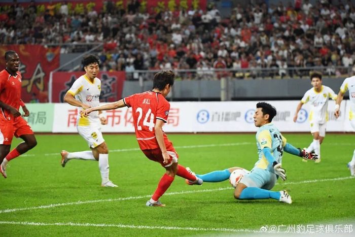 广西恒宸主场1比0胜广州豹 两新军德比引关注