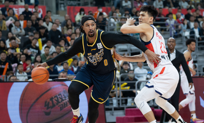 CBA季后赛首轮球票价格引热议 广东广州成最贵票