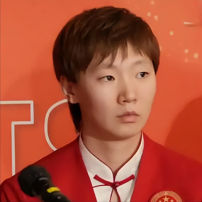 蒯曼心态崩盘零封救场，王曼昱用球商碾压波兰