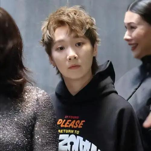 蒯曼心态崩盘零封救场，王曼昱用球商碾压波兰